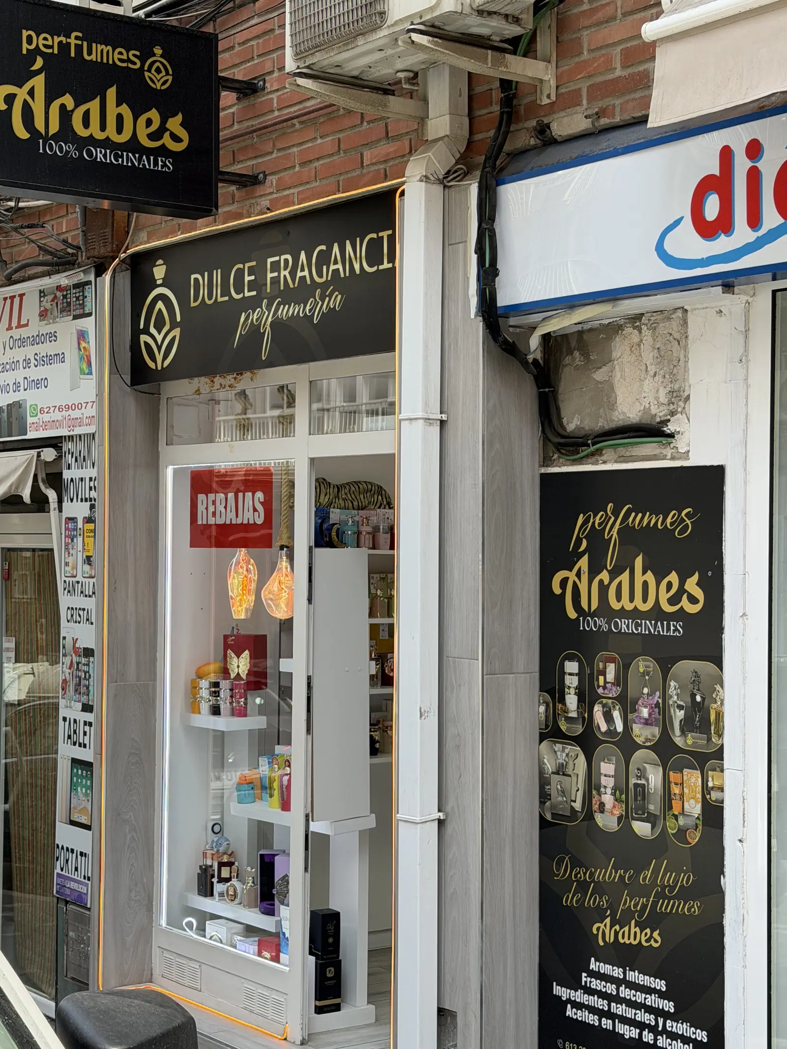 Fachada de Dulce Fragancia Perfumería en una calle de Benidorm